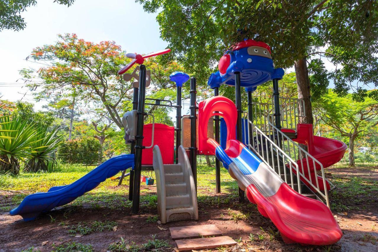 Diamond Hill Resort Nong Nam Daeng Esterno foto